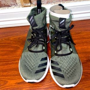 High top adidas edge bounce mid. Women’s 8.5